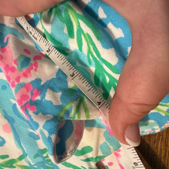 Lilly Pulitzer Coral Bay Buttercup Scallop Shorts Size 4 - Picture 6 of 6